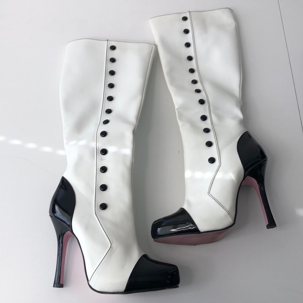 Size 8 sexy White Button knee-high boots
